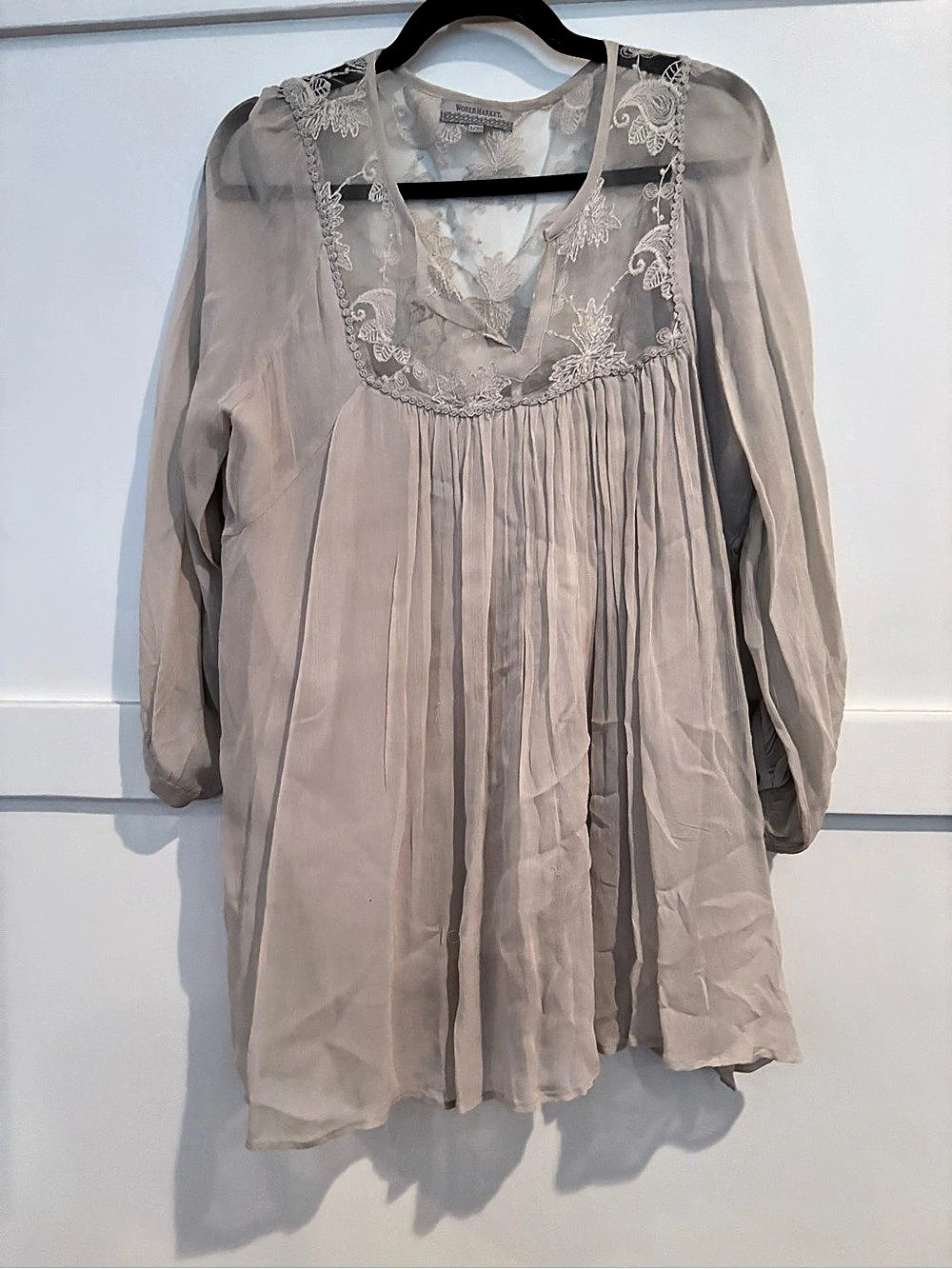 World Market Floral Embroidered Blouse Gray Size 16